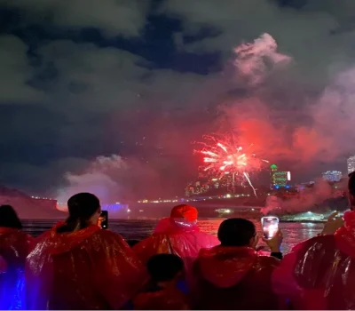 Niagara Falls Tour watching a fireworks